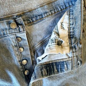 Levi’s Premium 501 Original Shorts - SIZE 32